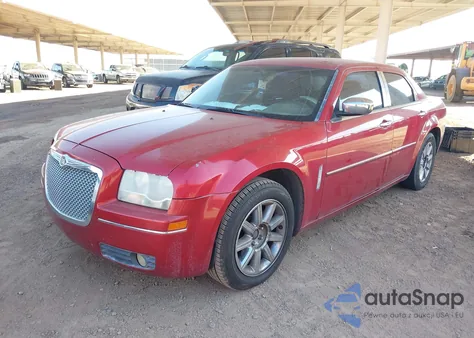 2010 Chrysler 300 Touring z USA, uszkodzony, nr VIN 2C3CA4CD9AH135494